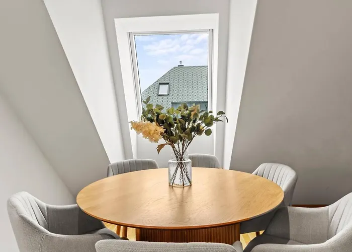 Апартаменти Fast Wifi - 3 Min Walk To Metro - On-site Parking For 19,90 Eur Відень