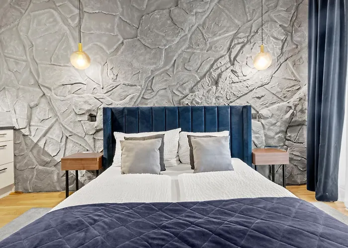 Fast Wifi - 3 Min Walk To Metro - On-site Parking For 19,90 Eur Апартаменти